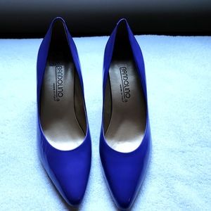 NEW.  VIOLET LEATHER SPIKE HEELS BY BANDOLINO.  SIZE 7 1/2 MEDIUM